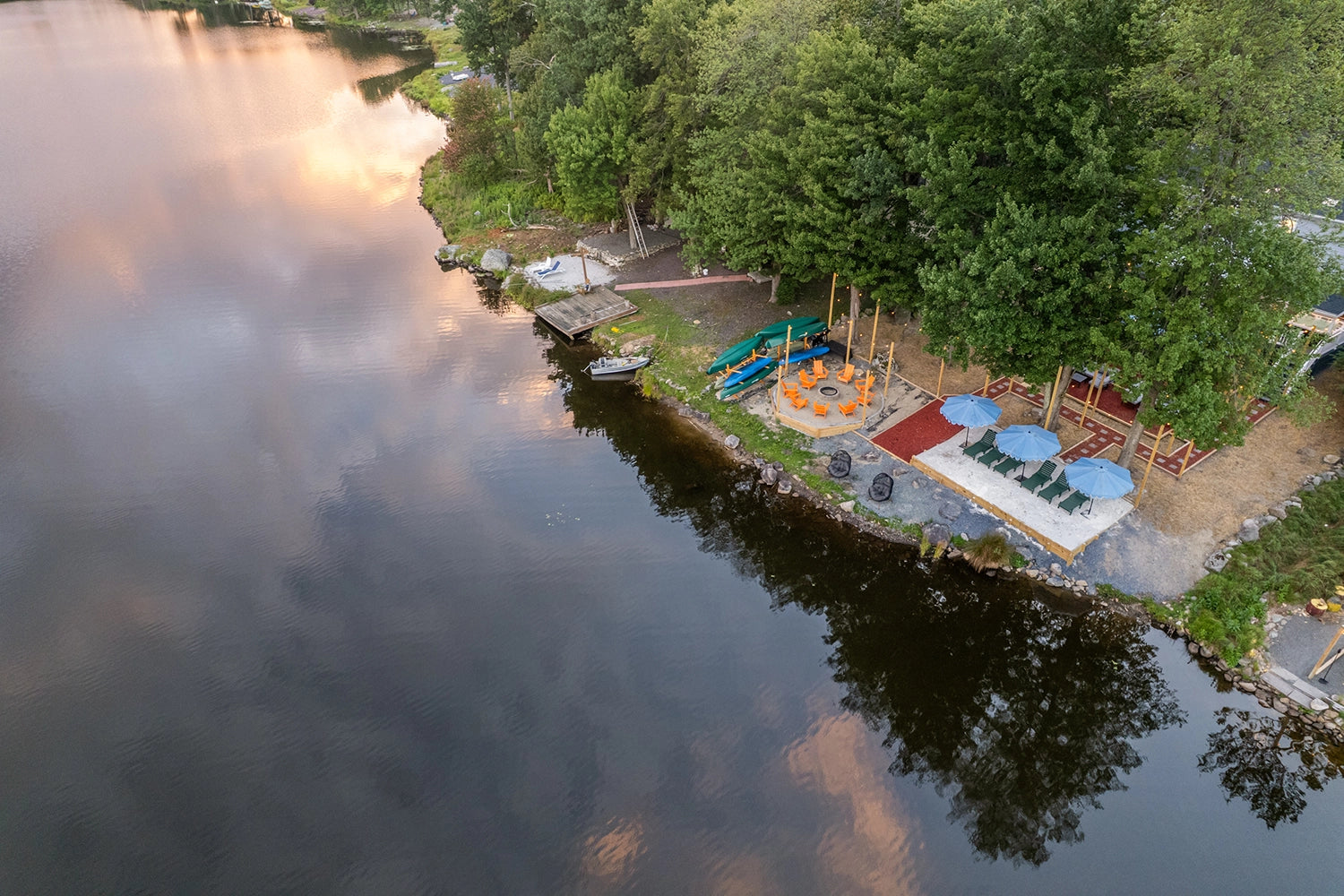 Airbnb Photography: Lakefront Villa in Tobyhanna, PA