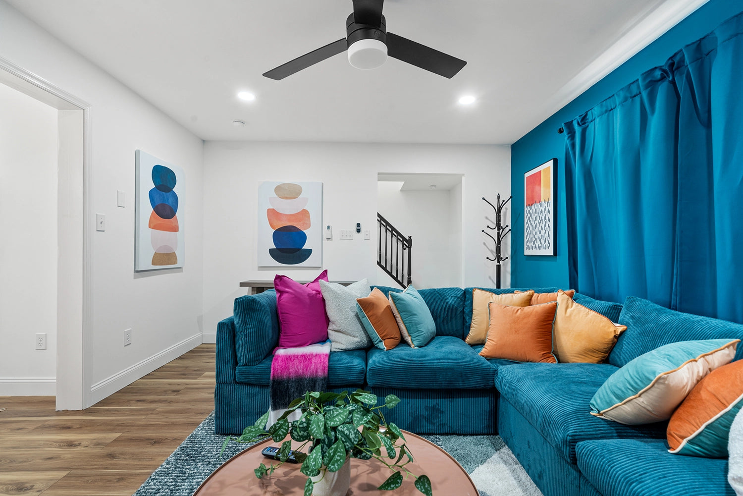 Airbnb Photography: Lakefront Villa in Tobyhanna, PA
