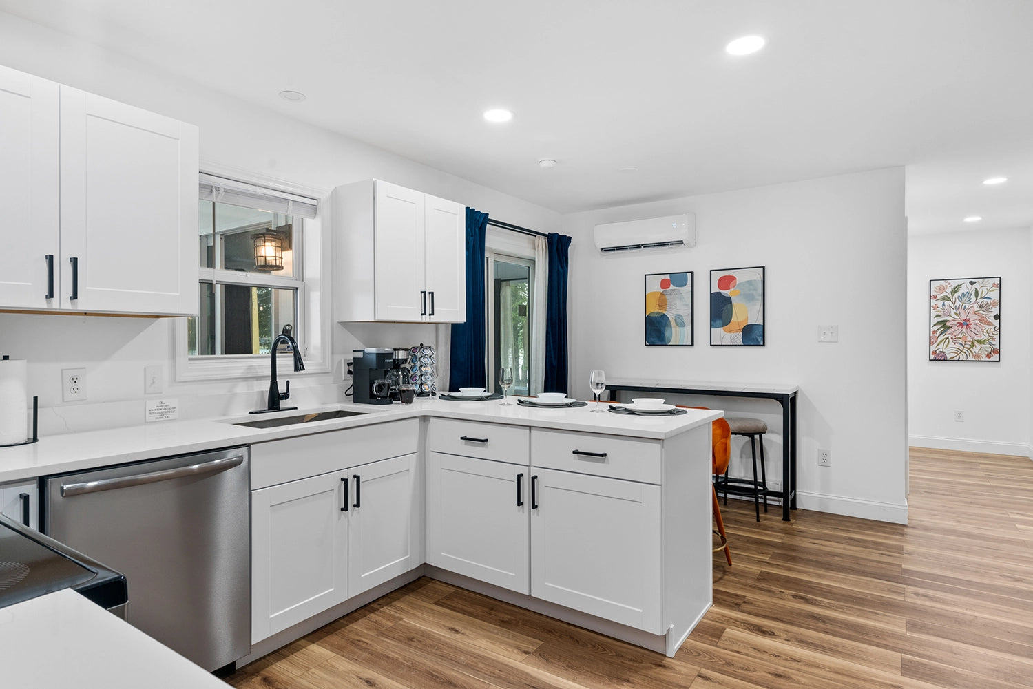 Airbnb Photography: Lakefront Villa in Tobyhanna, PA