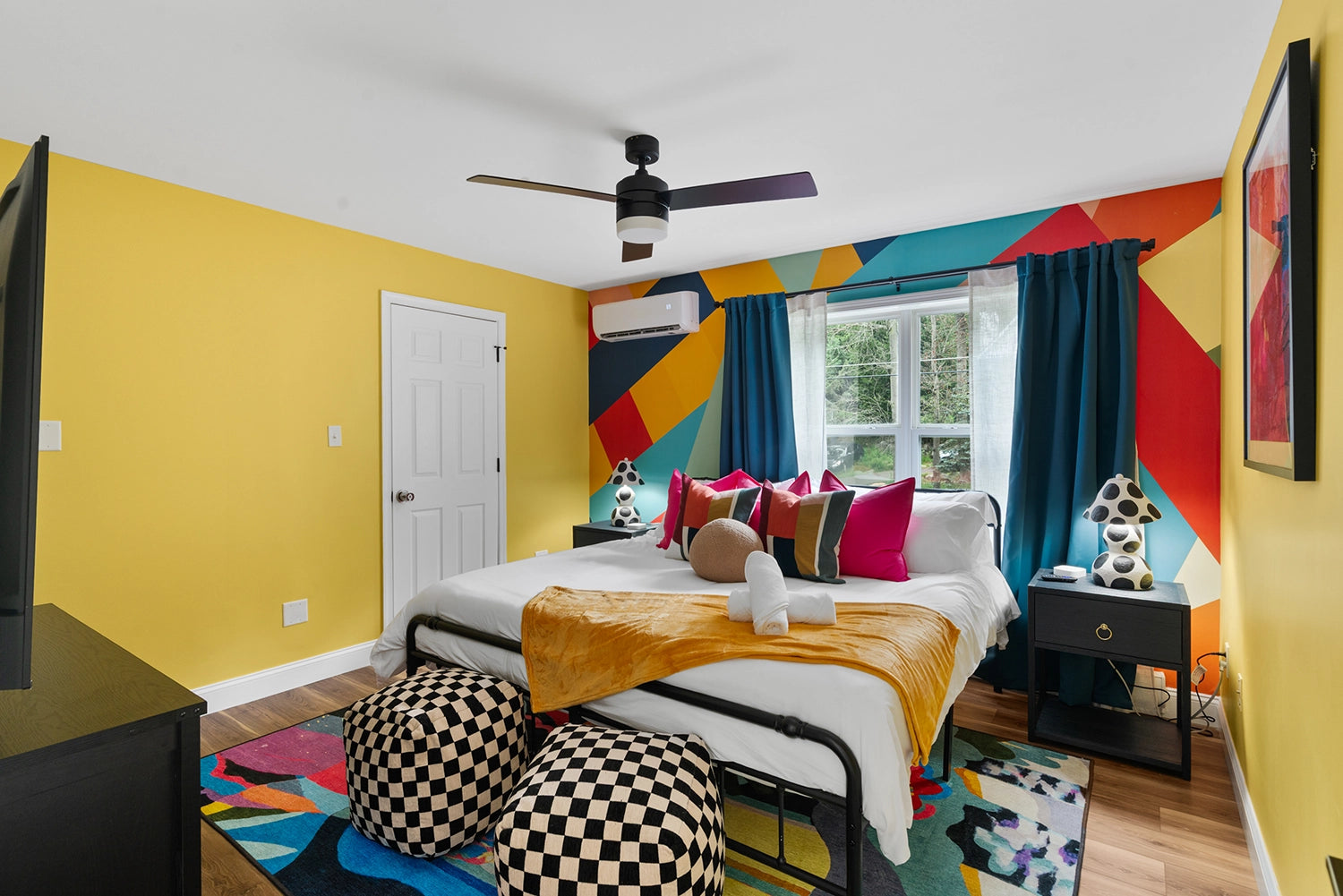 Airbnb Photography: Lakefront Villa in Tobyhanna, PA