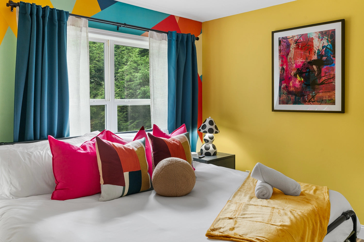 Airbnb Photography: Lakefront Villa in Tobyhanna, PA