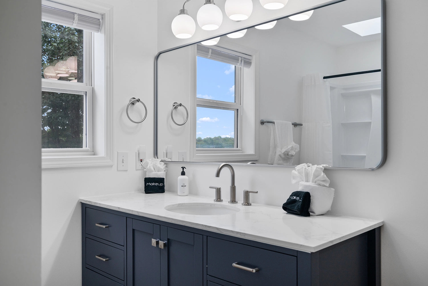 Airbnb Photography: Lakefront Villa in Tobyhanna, PA