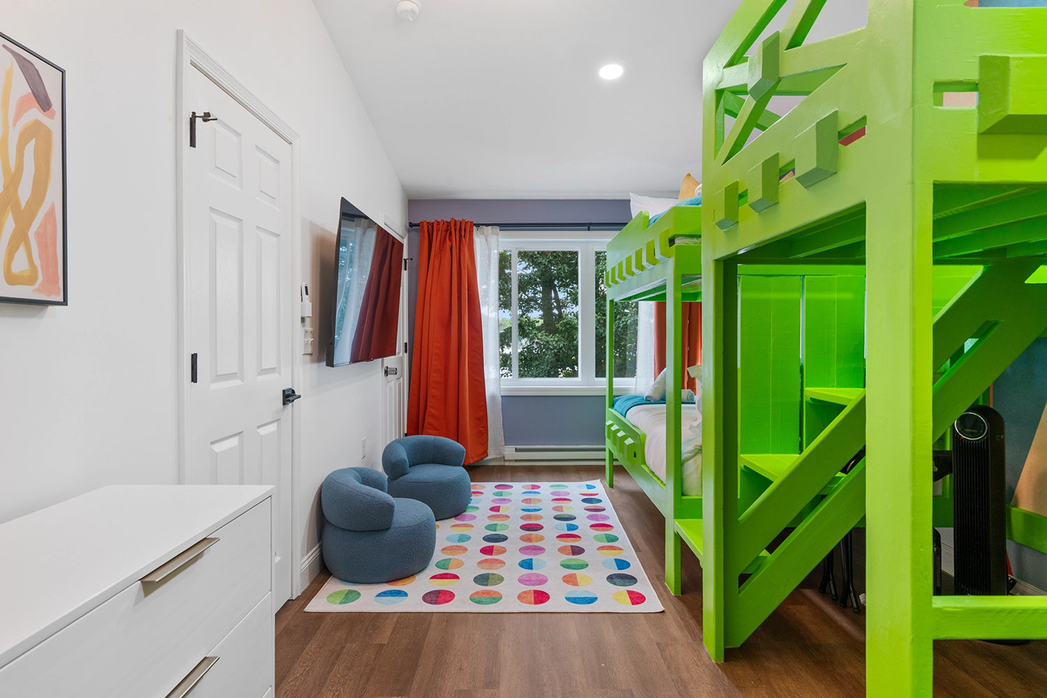 Airbnb Photography: Lakefront Villa in Tobyhanna, PA