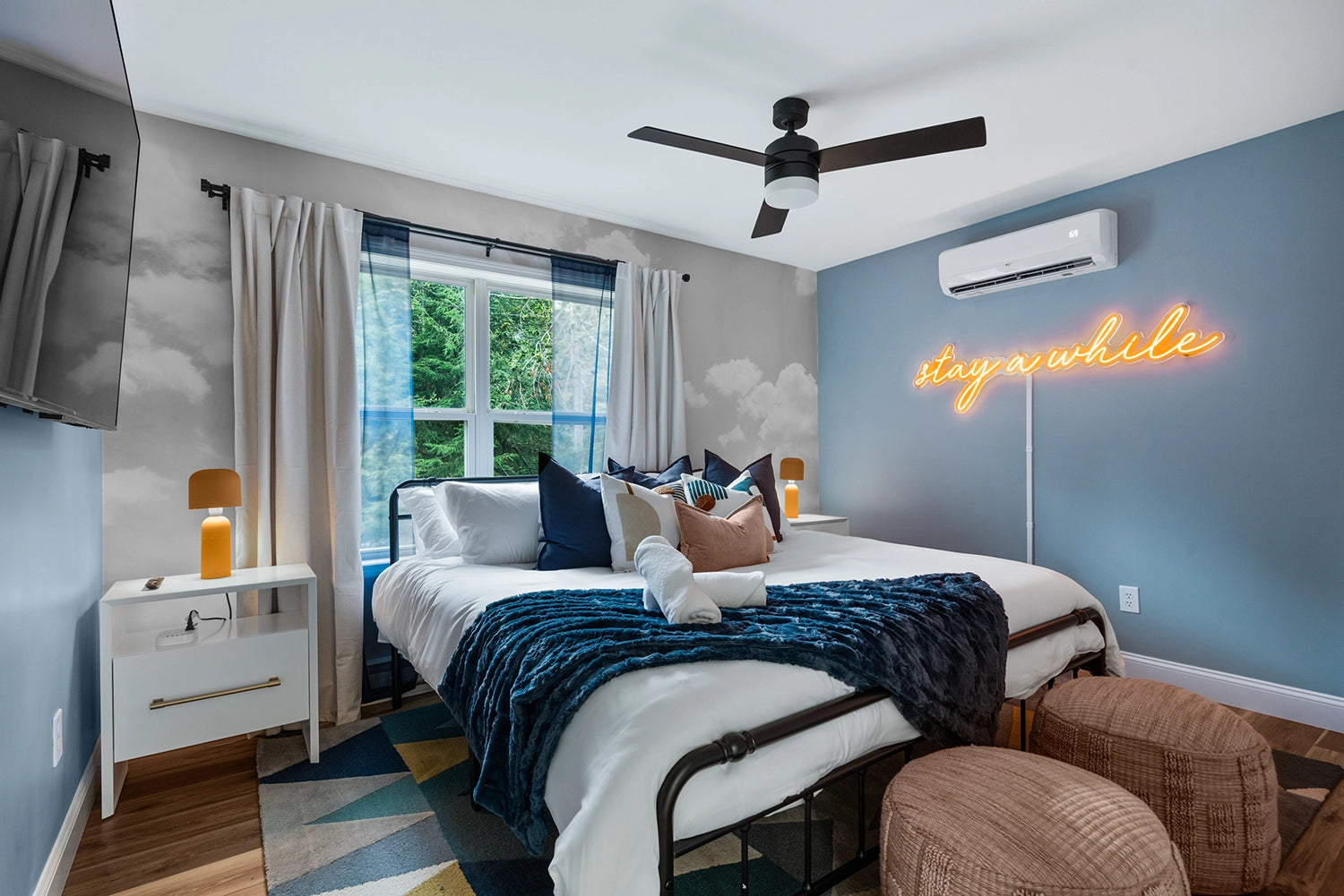 Airbnb Photography: Lakefront Villa in Tobyhanna, PA