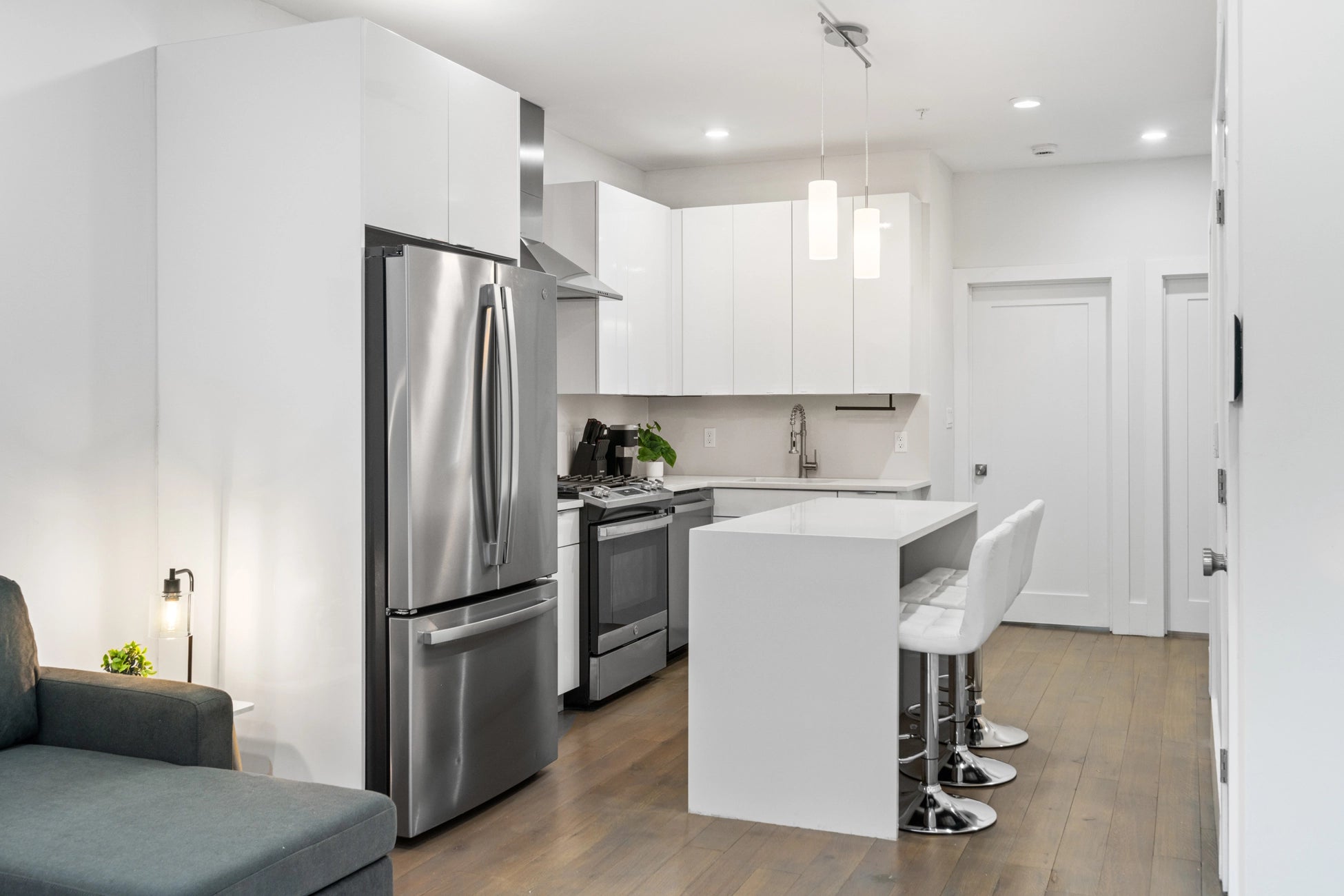 Airbnb Photography: Modern Apartment in Jersey City, NJ