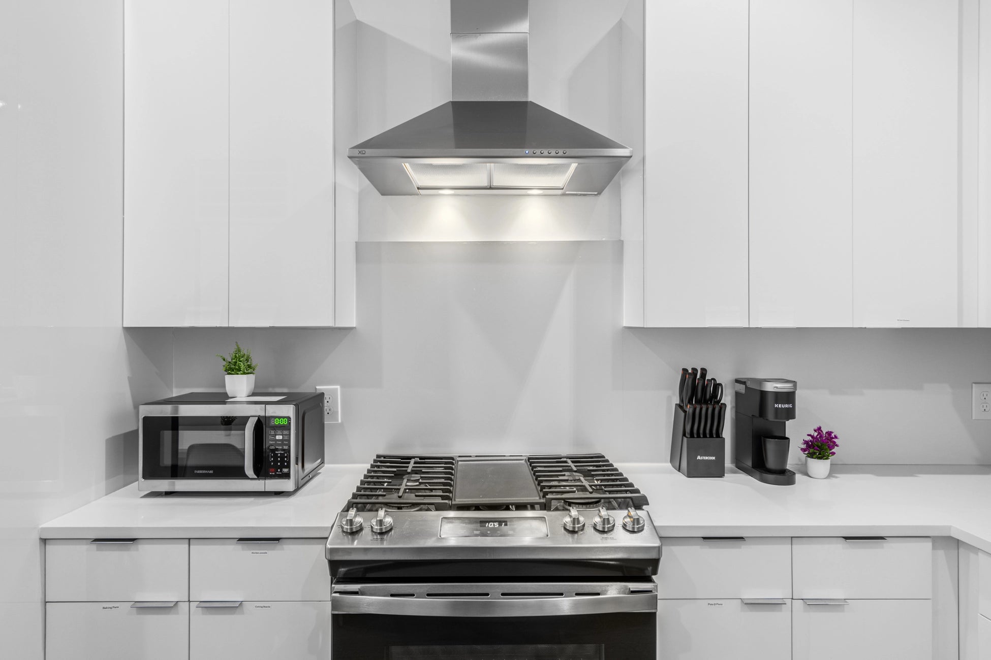 Airbnb Photography: Bright & Contemporary Rental in Jersey City, NJ