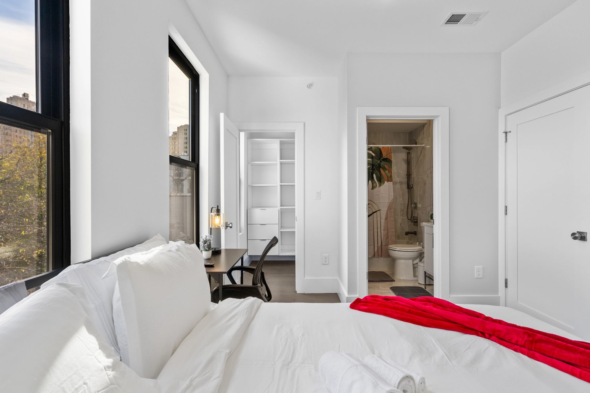 Airbnb Photography: Modern Duplex Apartment in Jersey City, NJ