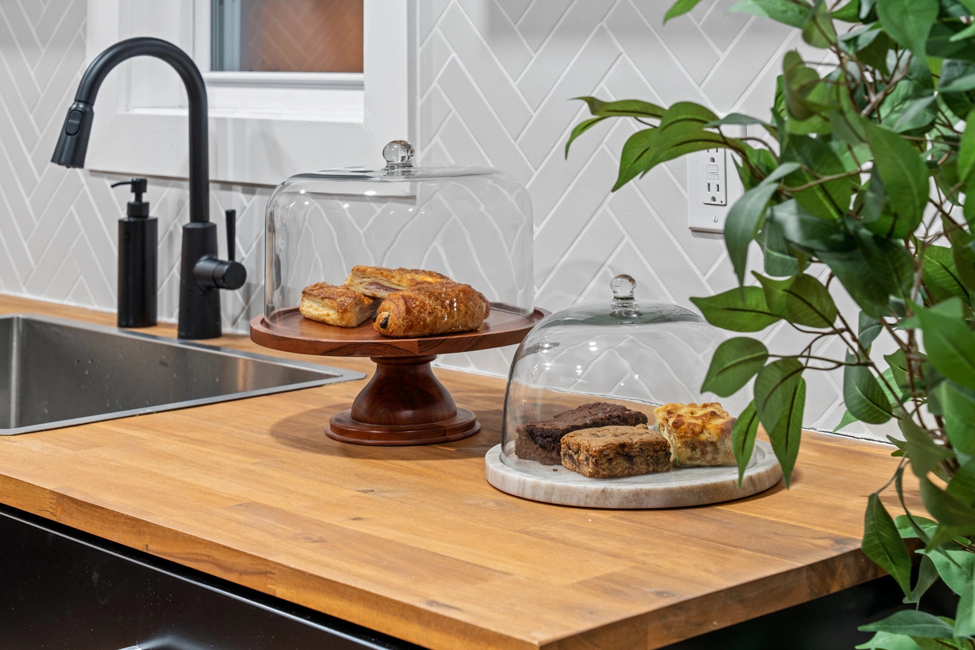 Airbnb Photography: Stunning STR Cabin in East Stroudsburg PA