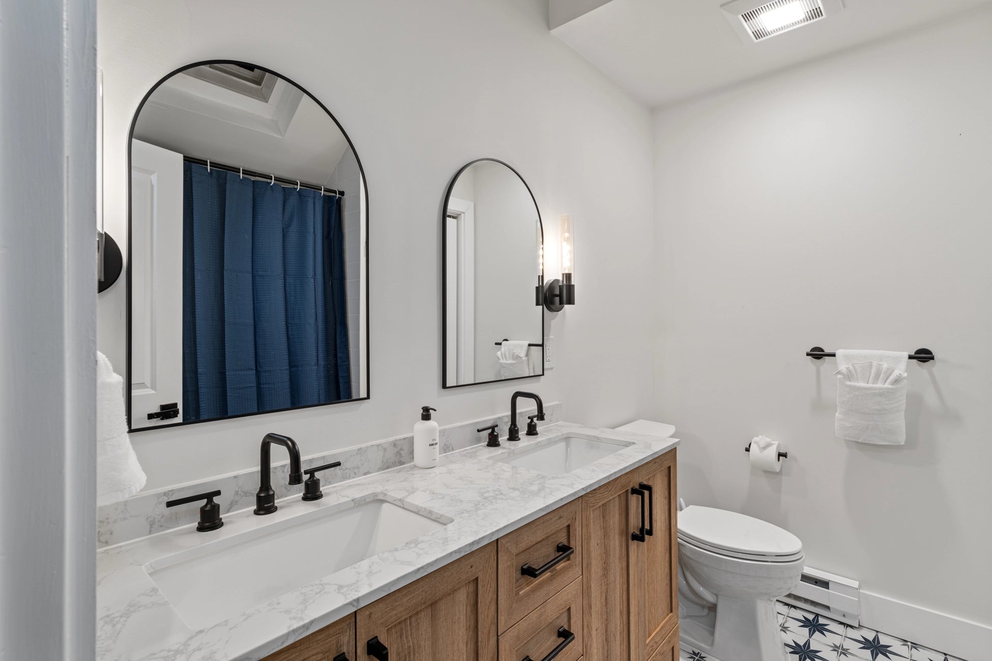 Airbnb Photography: Stunning STR Cabin in East Stroudsburg PA