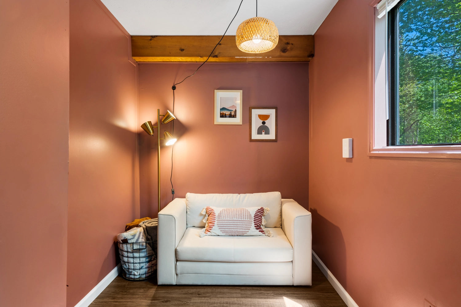 Airbnb Photography: Tranquil Poconos Cabin in Tobyhanna, PA