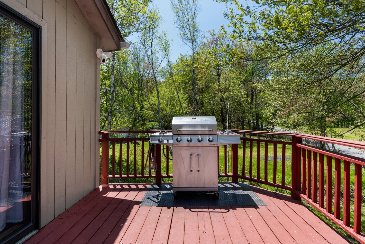 Airbnb Photography: Tranquil Poconos Cabin in Tobyhanna, PA