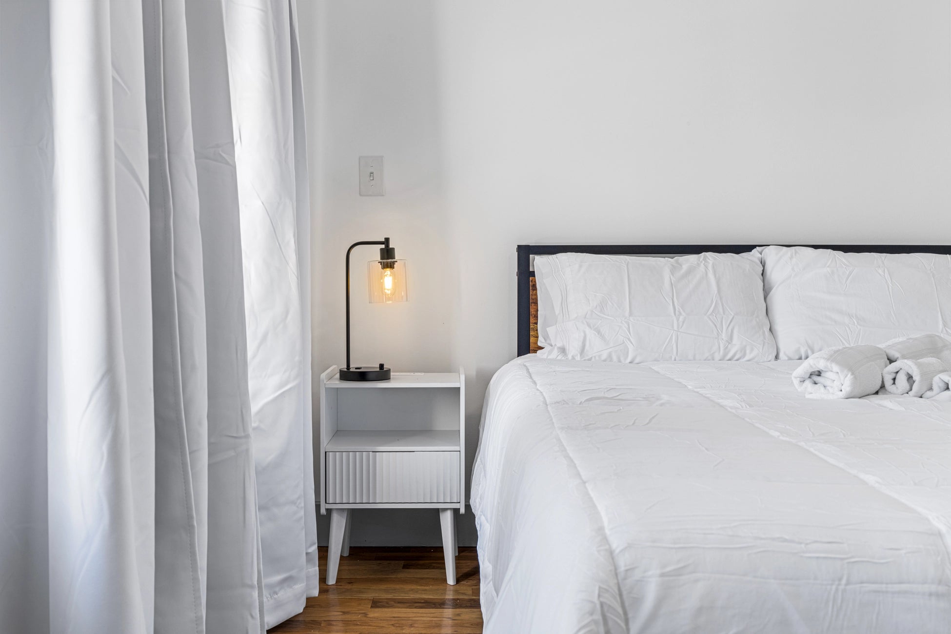 Airbnb Photography: Modern Multi-Unit Rental in Newark, NJ