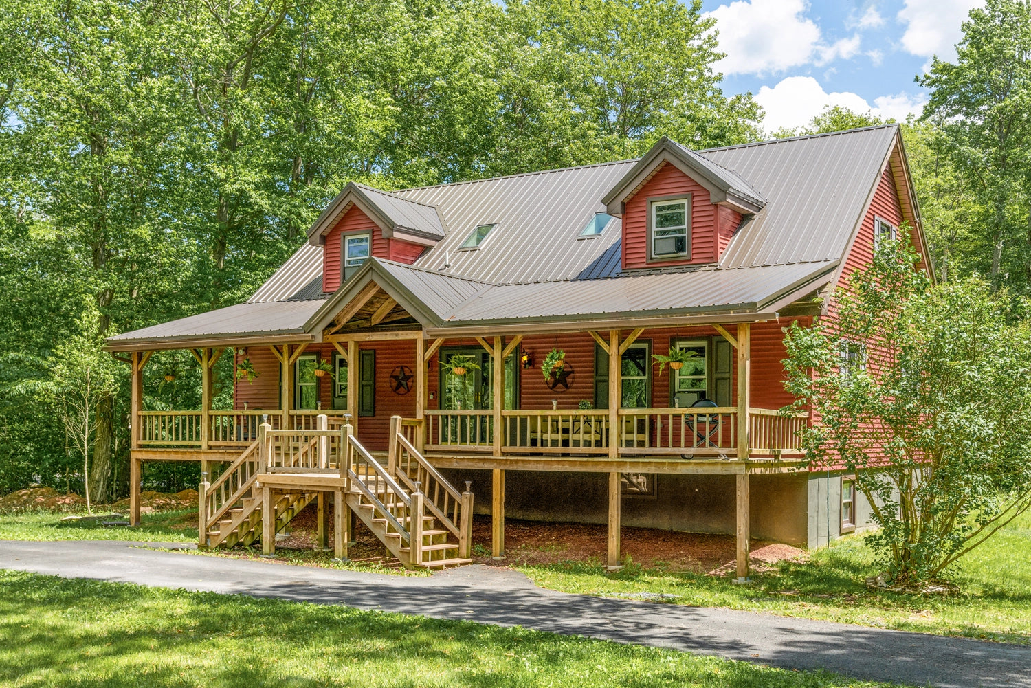 Airbnb Photography: Charming Cottage Retreat in Long Pond