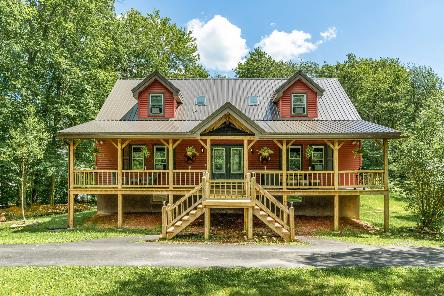 Airbnb Photography: Charming Cottage Retreat in Long Pond
