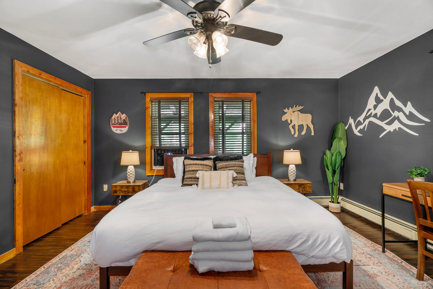 Airbnb Photography: Charming Cottage Retreat in Long Pond