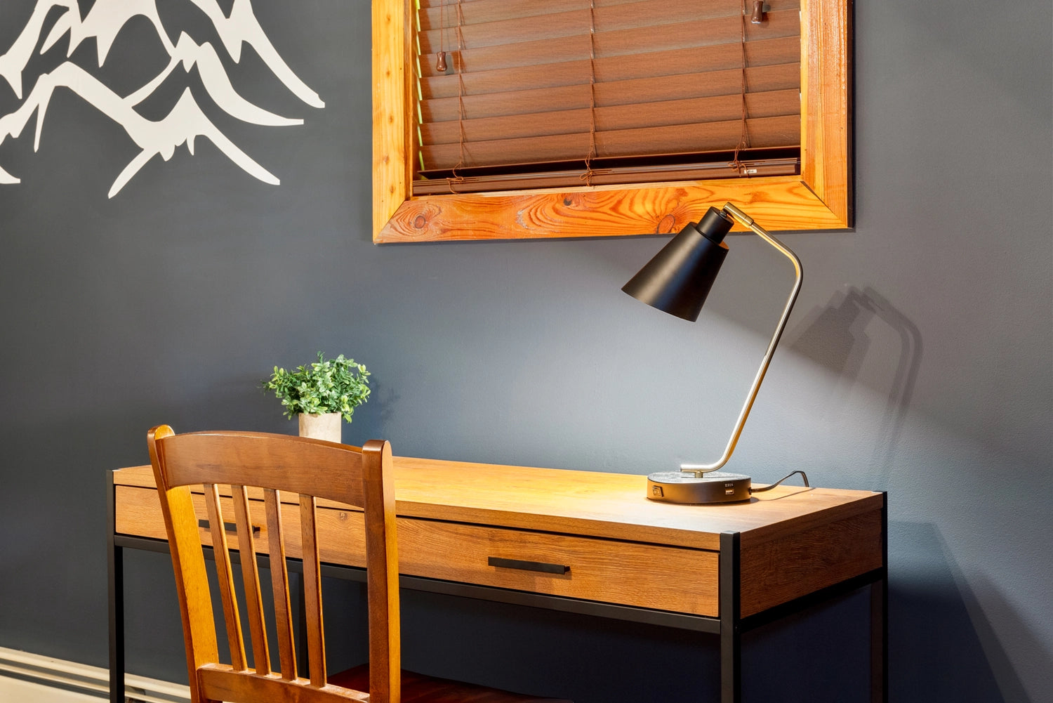 Airbnb Photography: Charming Cottage Retreat in Long Pond