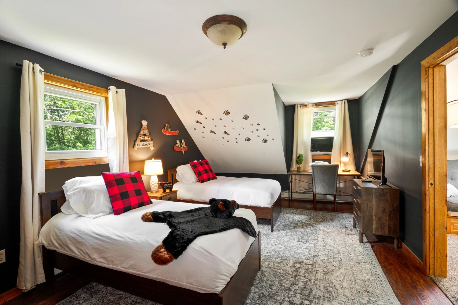 Airbnb Photography: Charming Cottage Retreat in Long Pond