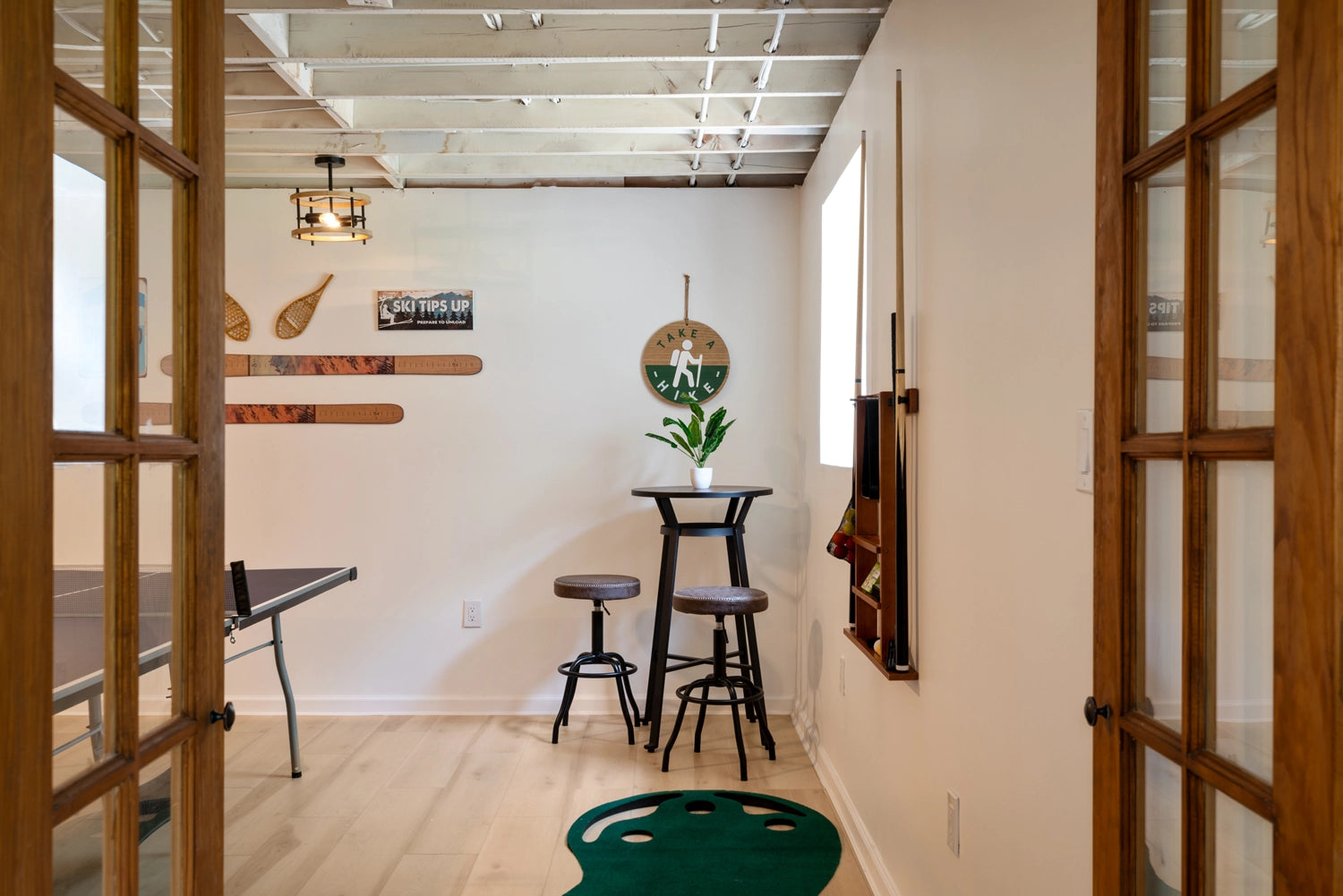 Airbnb Photography: Charming Cottage Retreat in Long Pond