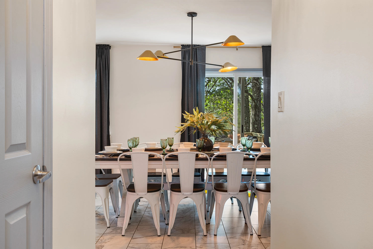 Airbnb Photography: Modern Retreat at Penn Estates, East Stroudsburg