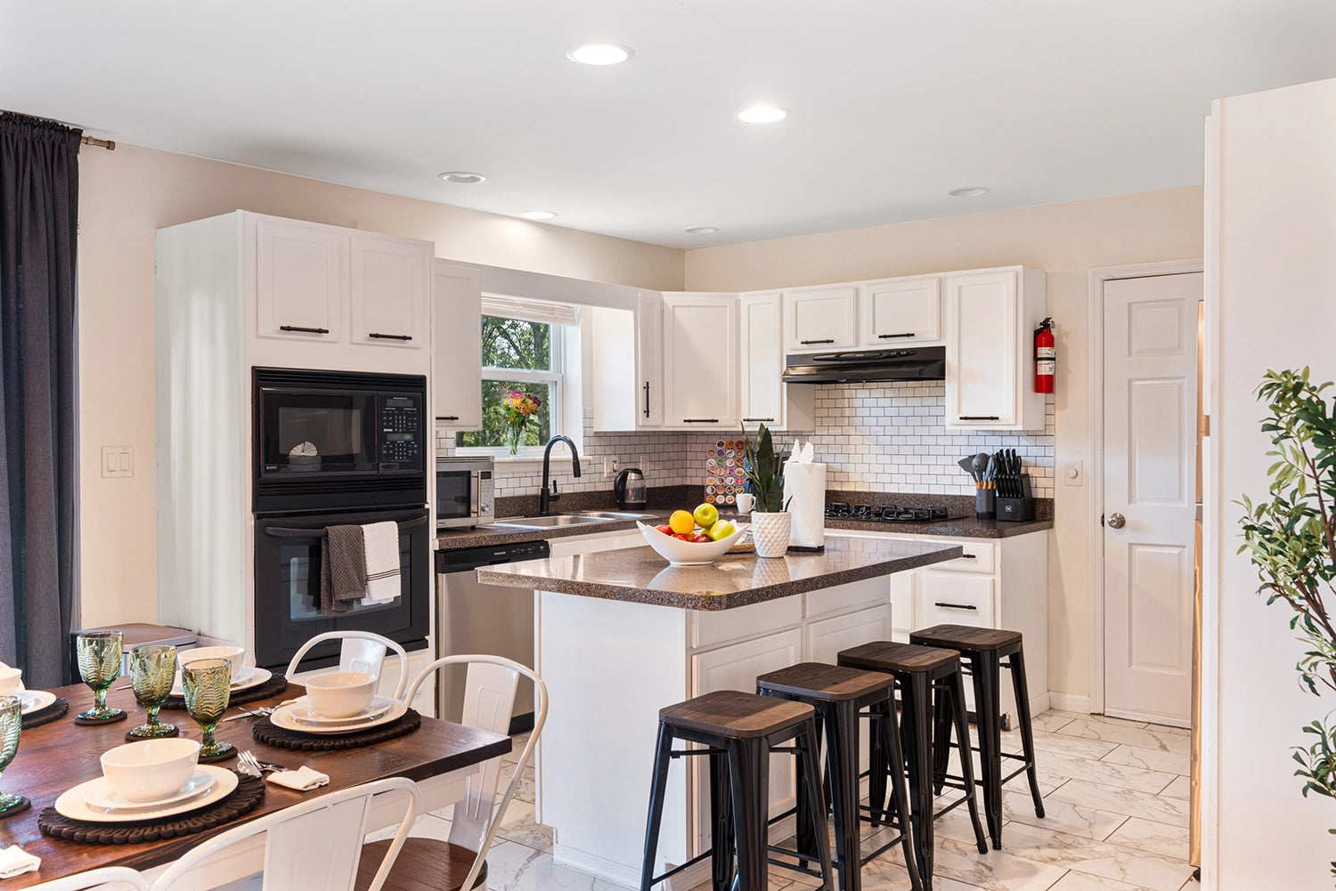 Airbnb Photography: Modern Retreat at Penn Estates, East Stroudsburg