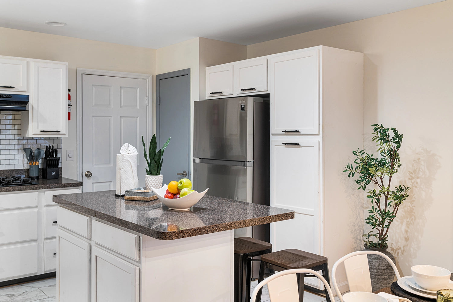 Airbnb Photography: Modern Retreat at Penn Estates, East Stroudsburg