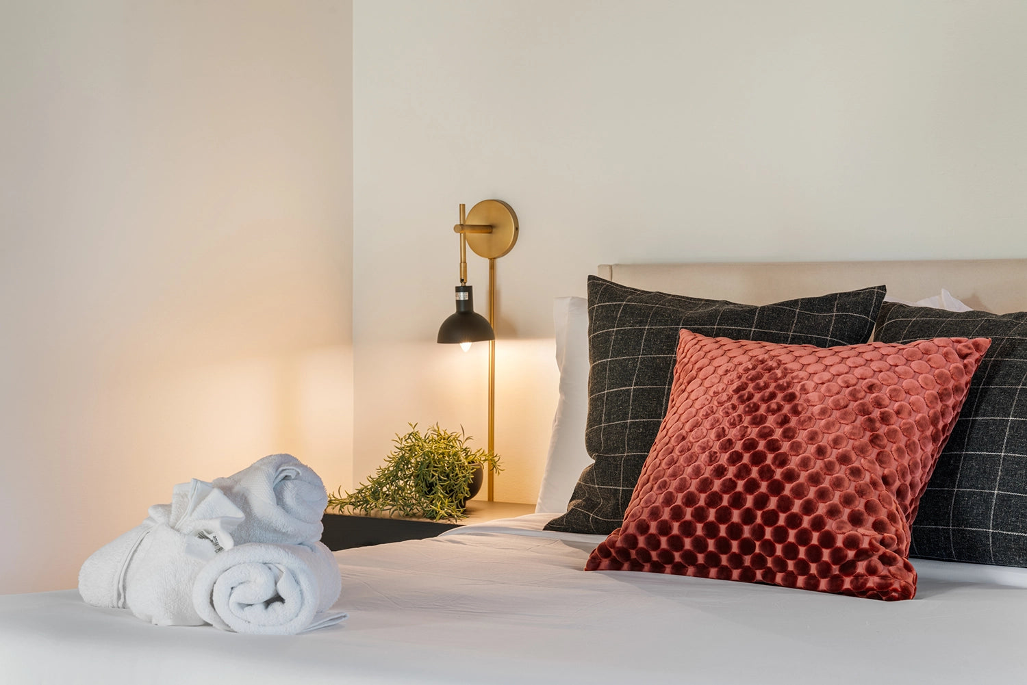 Airbnb Photography: Modern Retreat at Penn Estates, East Stroudsburg