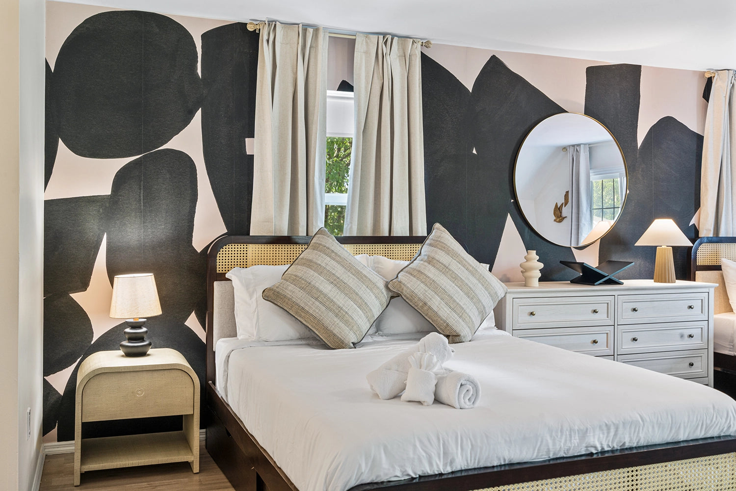 Airbnb Photography: Modern Retreat at Penn Estates, East Stroudsburg