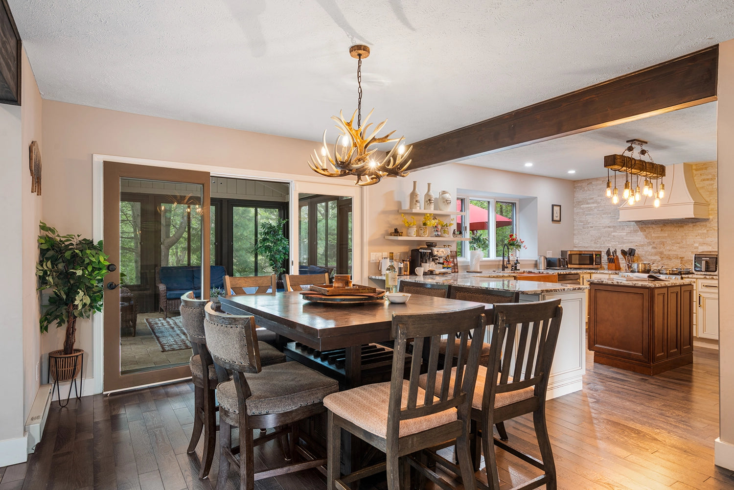 Airbnb Photography: Modern Retreat in Long Pond, PA