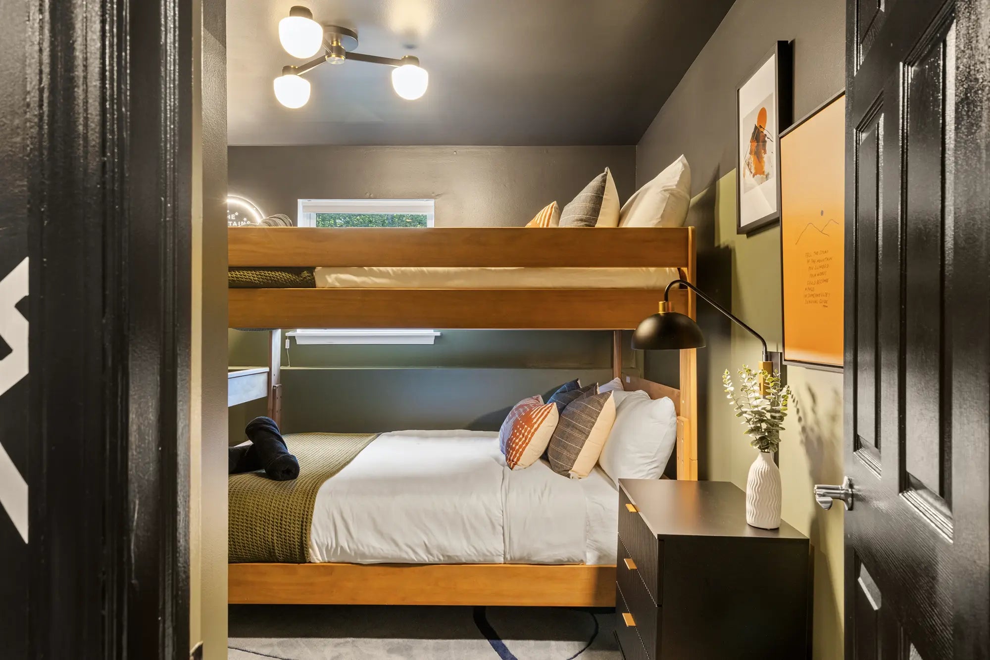 Airbnb Photography: Enchanted Villa in Pocono Summit, PA