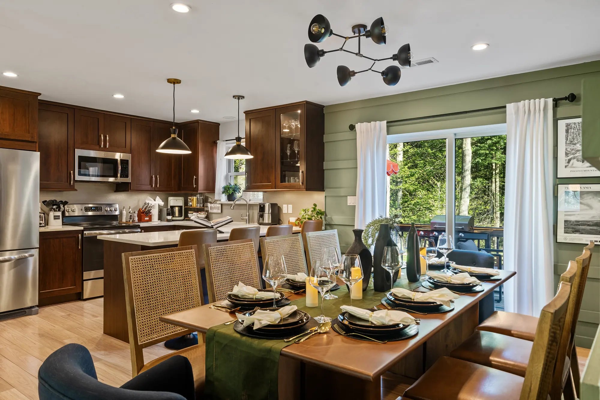 Airbnb Photography: Enchanted Villa in Pocono Summit, PA
