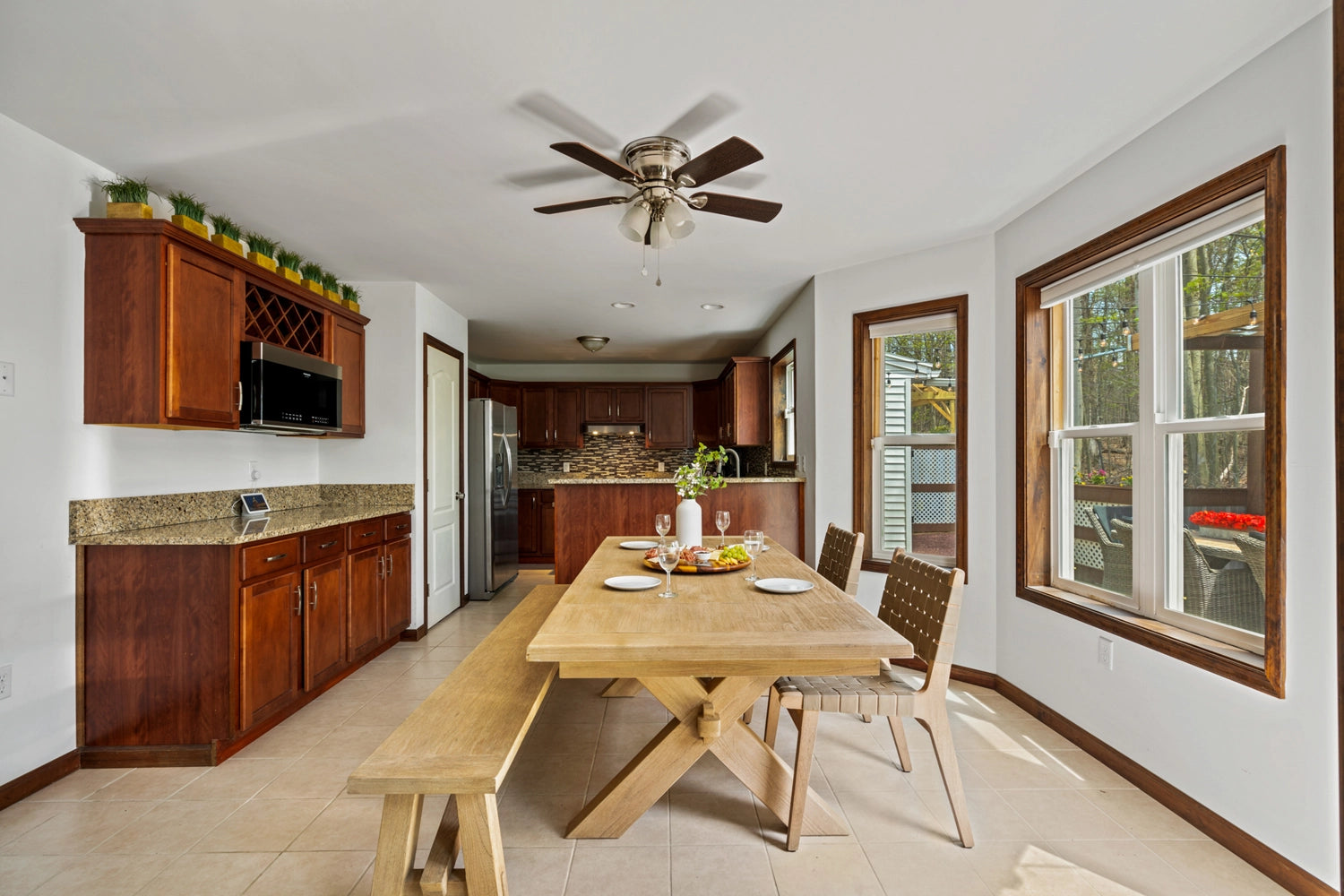 Airbnb Photography: Serene Poconos Escape in Tobyhanna, PA