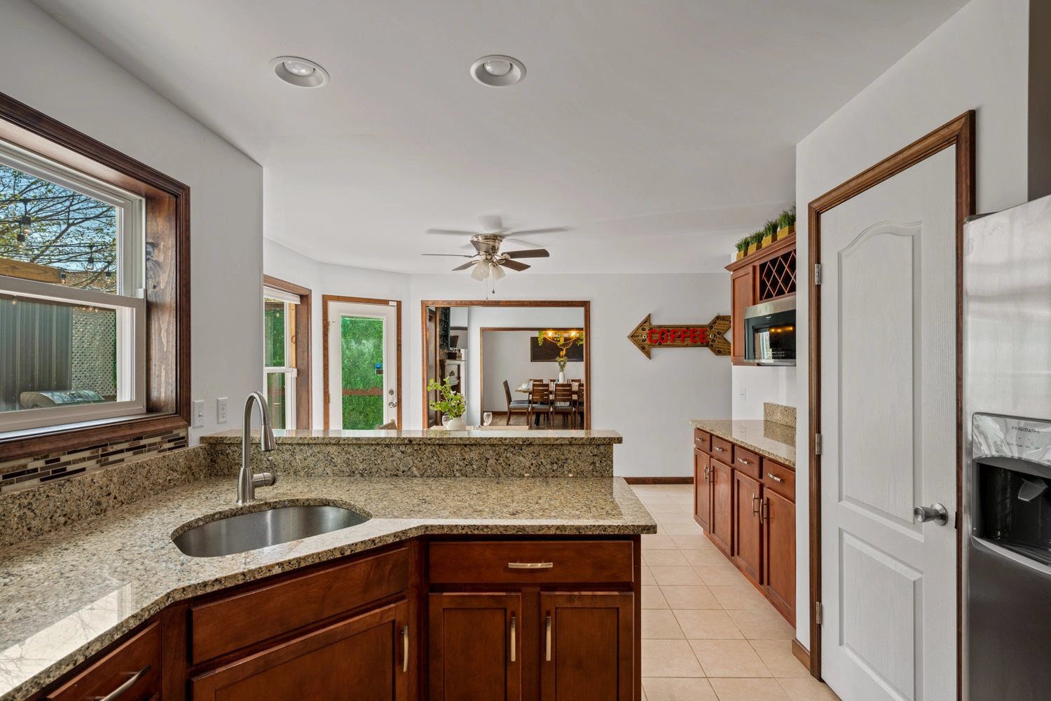 Airbnb Photography: Serene Poconos Escape in Tobyhanna, PA