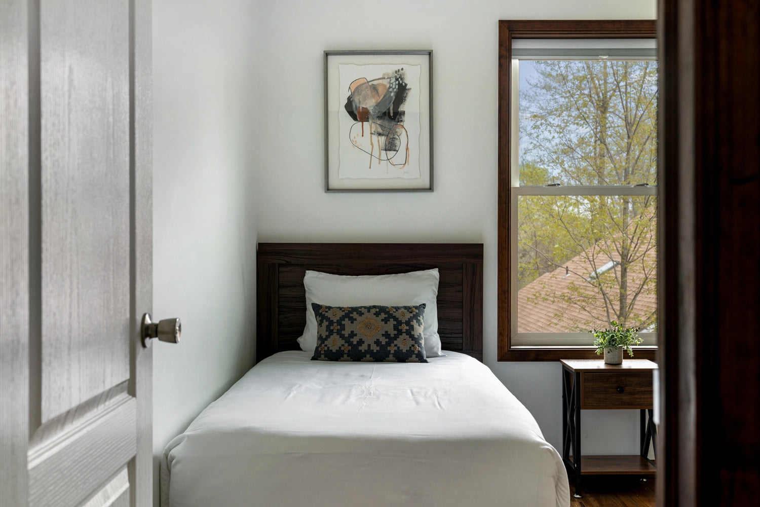 Airbnb Photography: Serene Poconos Escape in Tobyhanna, PA