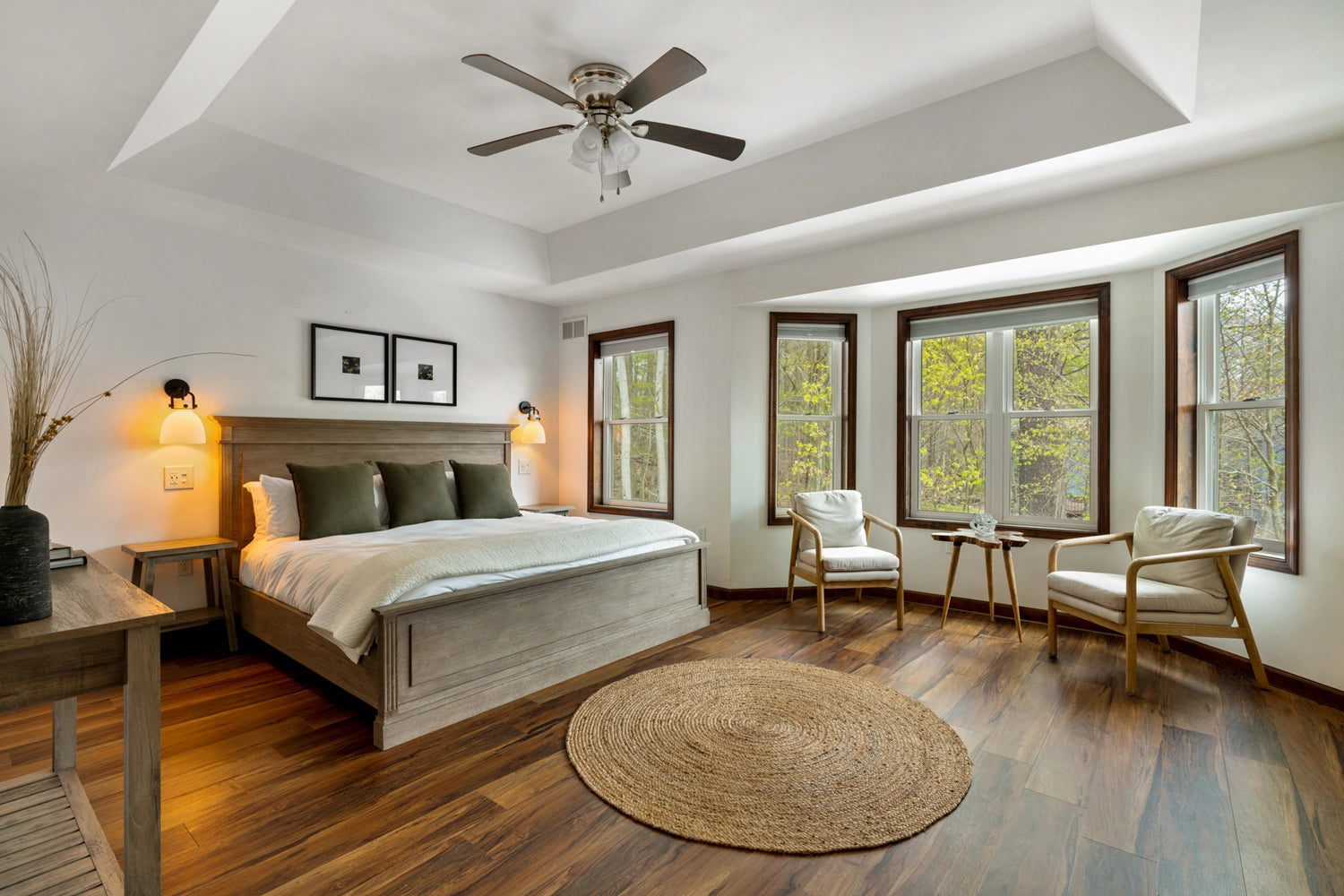 Airbnb Photography: Serene Poconos Escape in Tobyhanna, PA