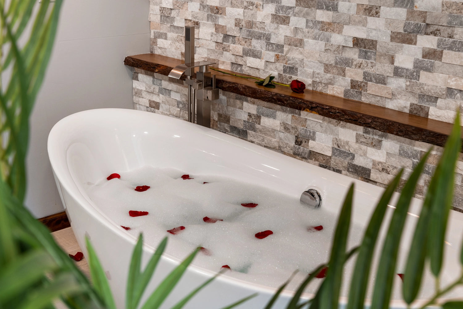 Airbnb Photography: Serene Poconos Escape in Tobyhanna, PA