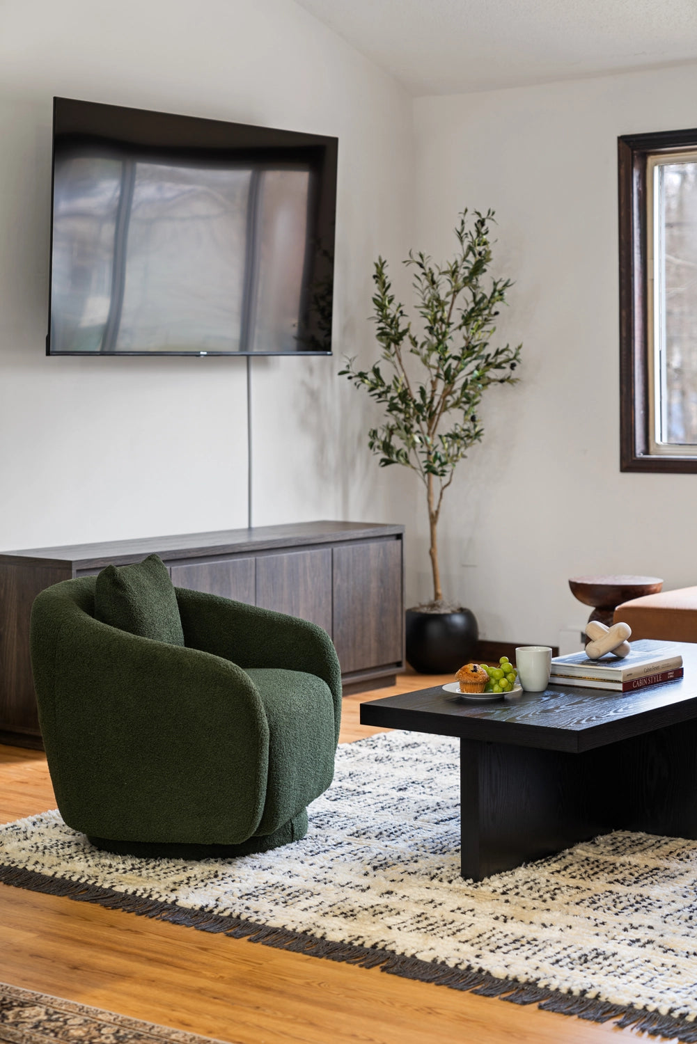 Airbnb Photography: Modern Chalet with Game Room in Tobyhanna, PA