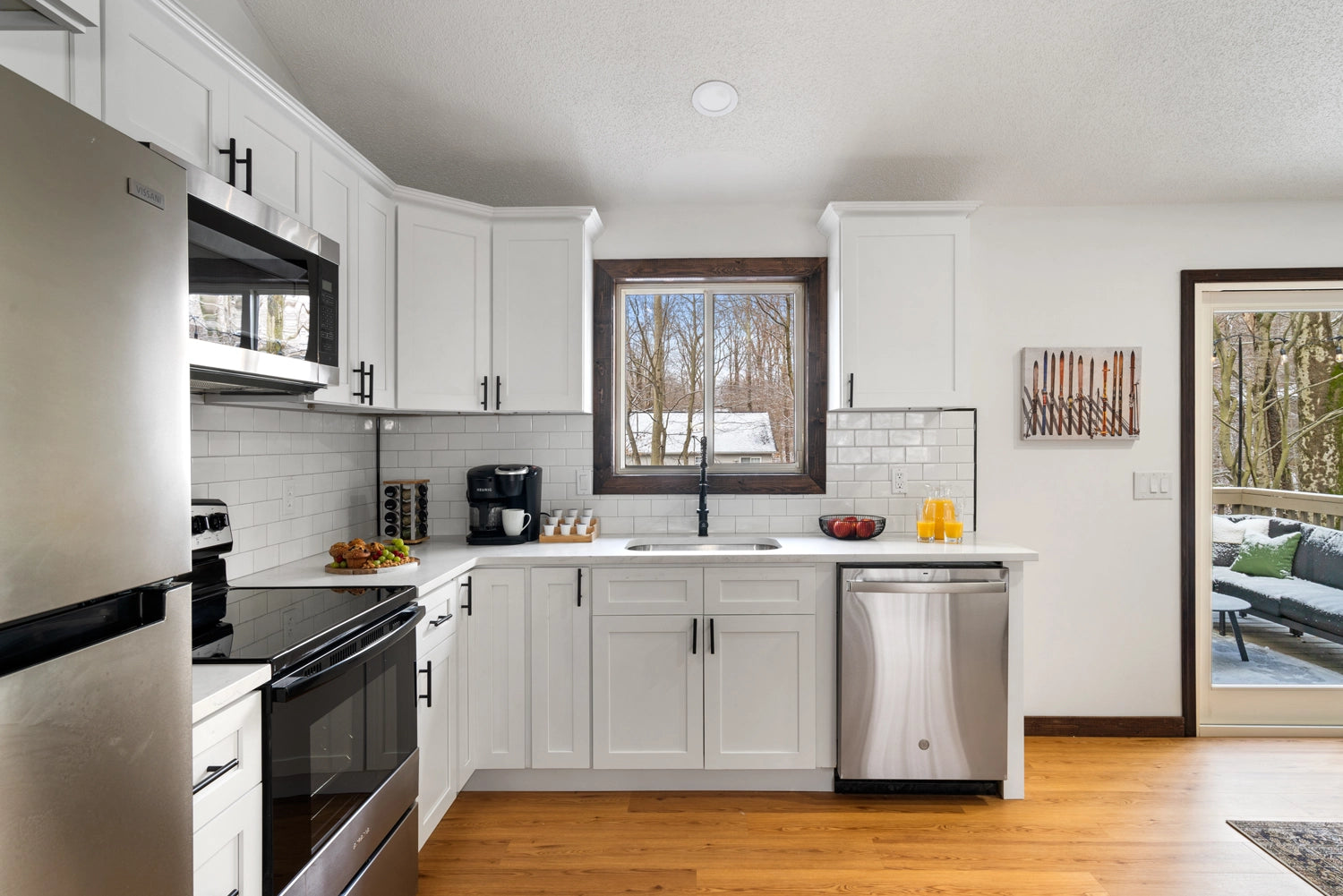 Airbnb Photography: Modern Chalet with Game Room in Tobyhanna, PA