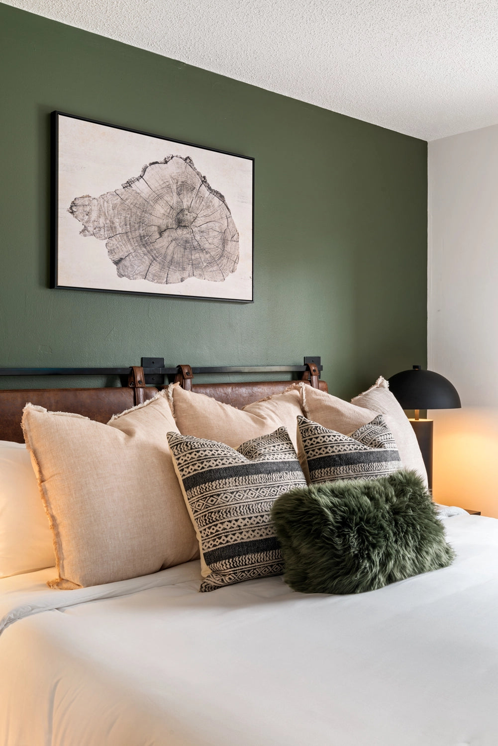 Airbnb Photography: Modern Chalet with Game Room in Tobyhanna, PA