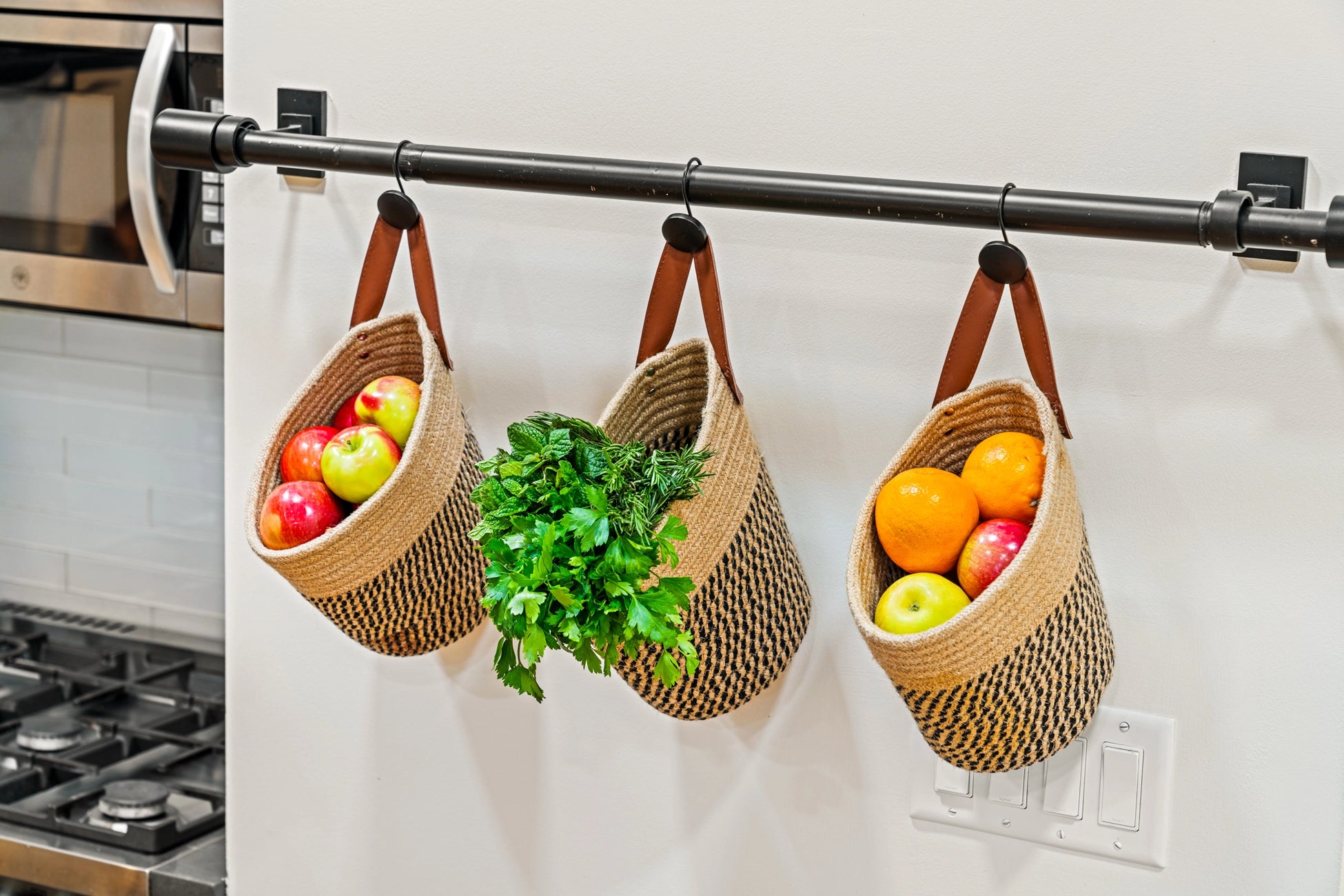 Airbnb Photography: Stylish Urban Apartment With Rooftop Patio in Jersey City, NJ