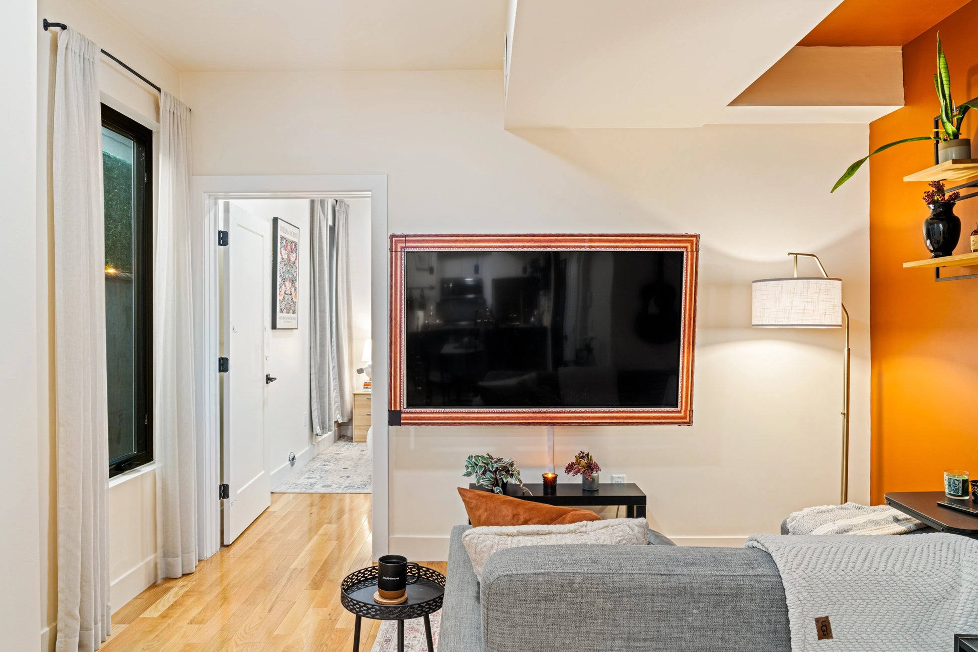 Airbnb Photography: Stylish Urban Apartment With Rooftop Patio in Jersey City, NJ