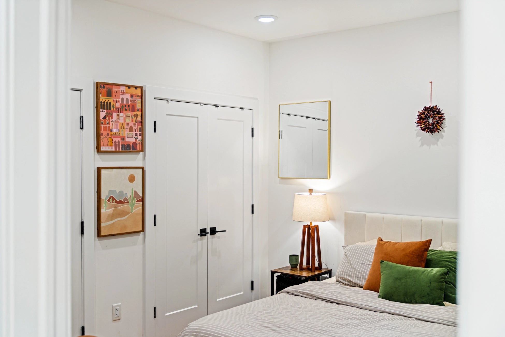 Airbnb Photography: Stylish Urban Apartment With Rooftop Patio in Jersey City, NJ