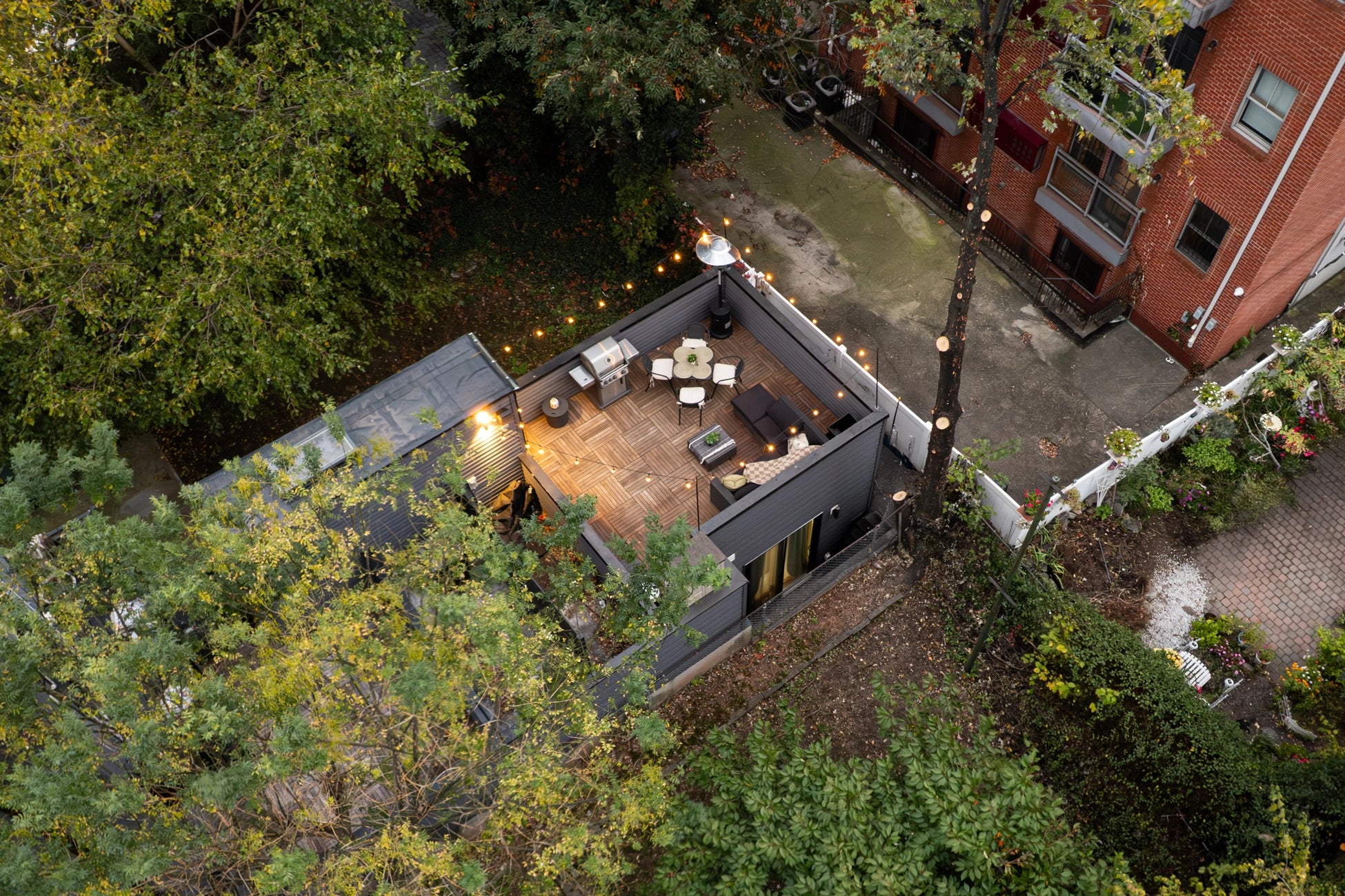 Airbnb Photography: Stylish Urban Apartment With Rooftop Patio in Jersey City, NJ