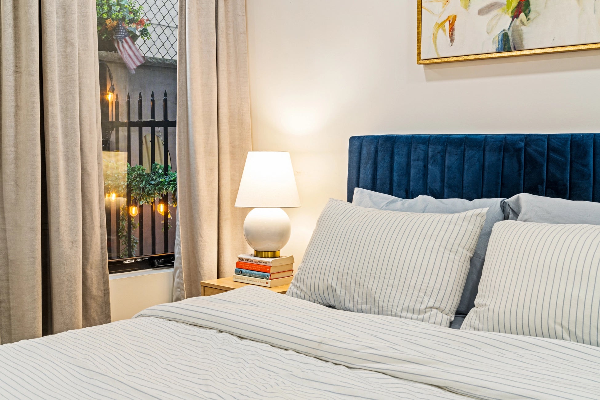 Airbnb Photography: Stylish Urban Apartment With Rooftop Patio in Jersey City, NJ