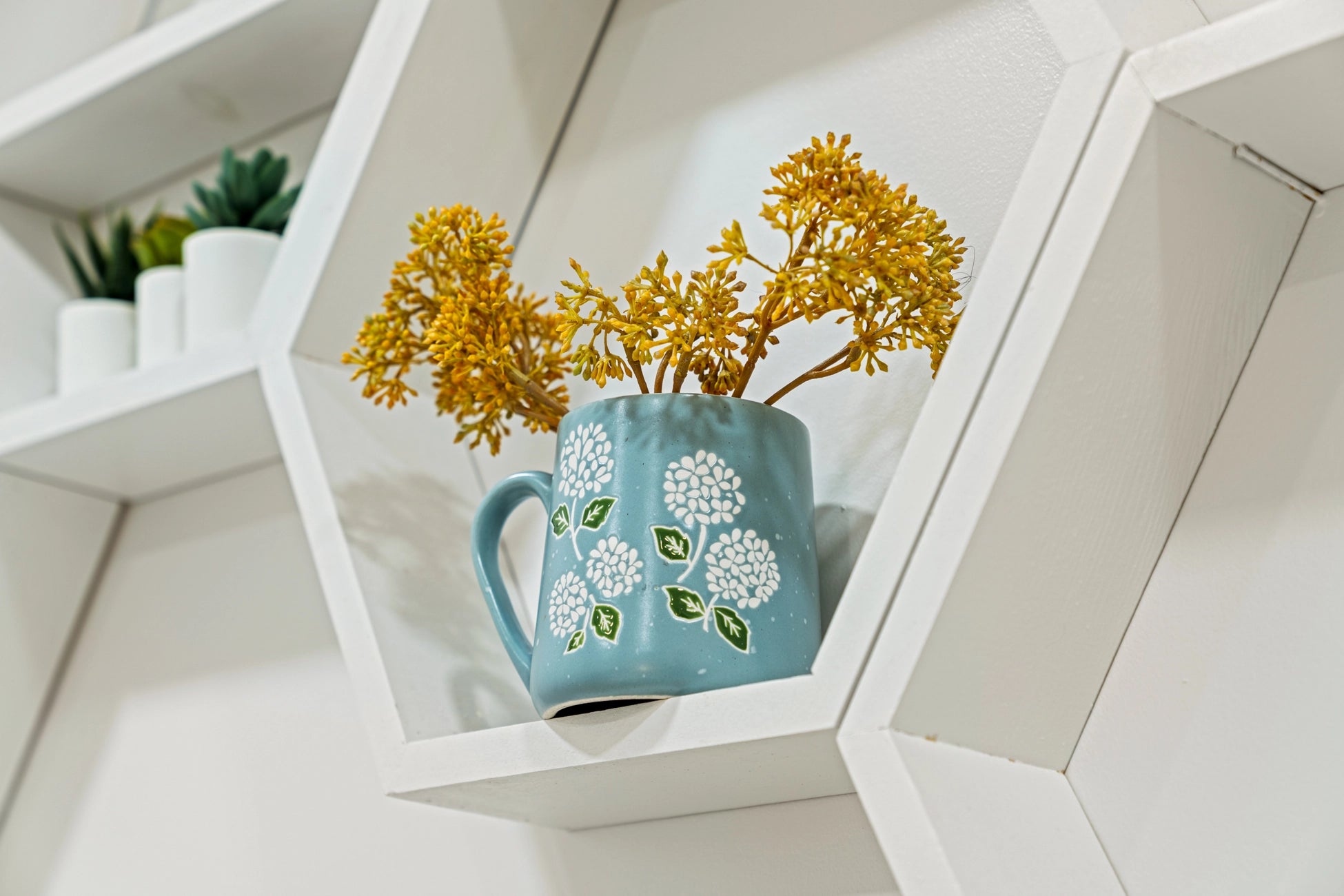 Airbnb Photography: Stylish Urban Apartment With Rooftop Patio in Jersey City, NJ