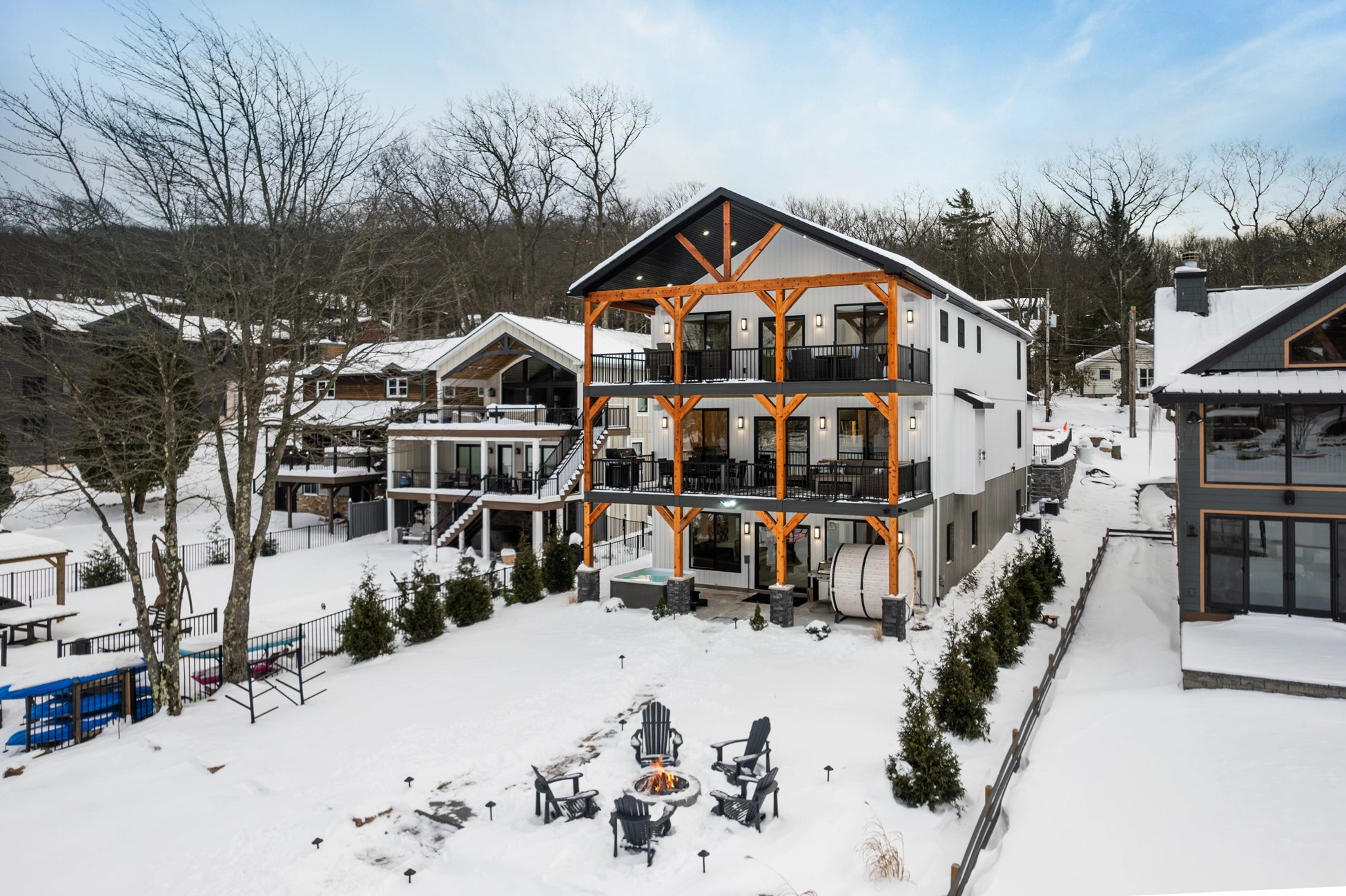 Airbnb Photography: Luxury Lakefront STR Home in Lake Harmony, PA