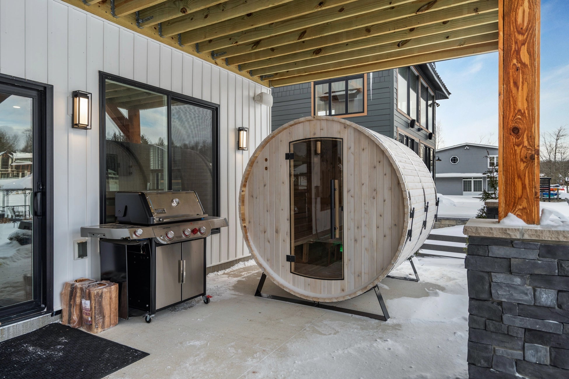 Airbnb Photography: Luxury Lakefront STR Home in Lake Harmony, PA