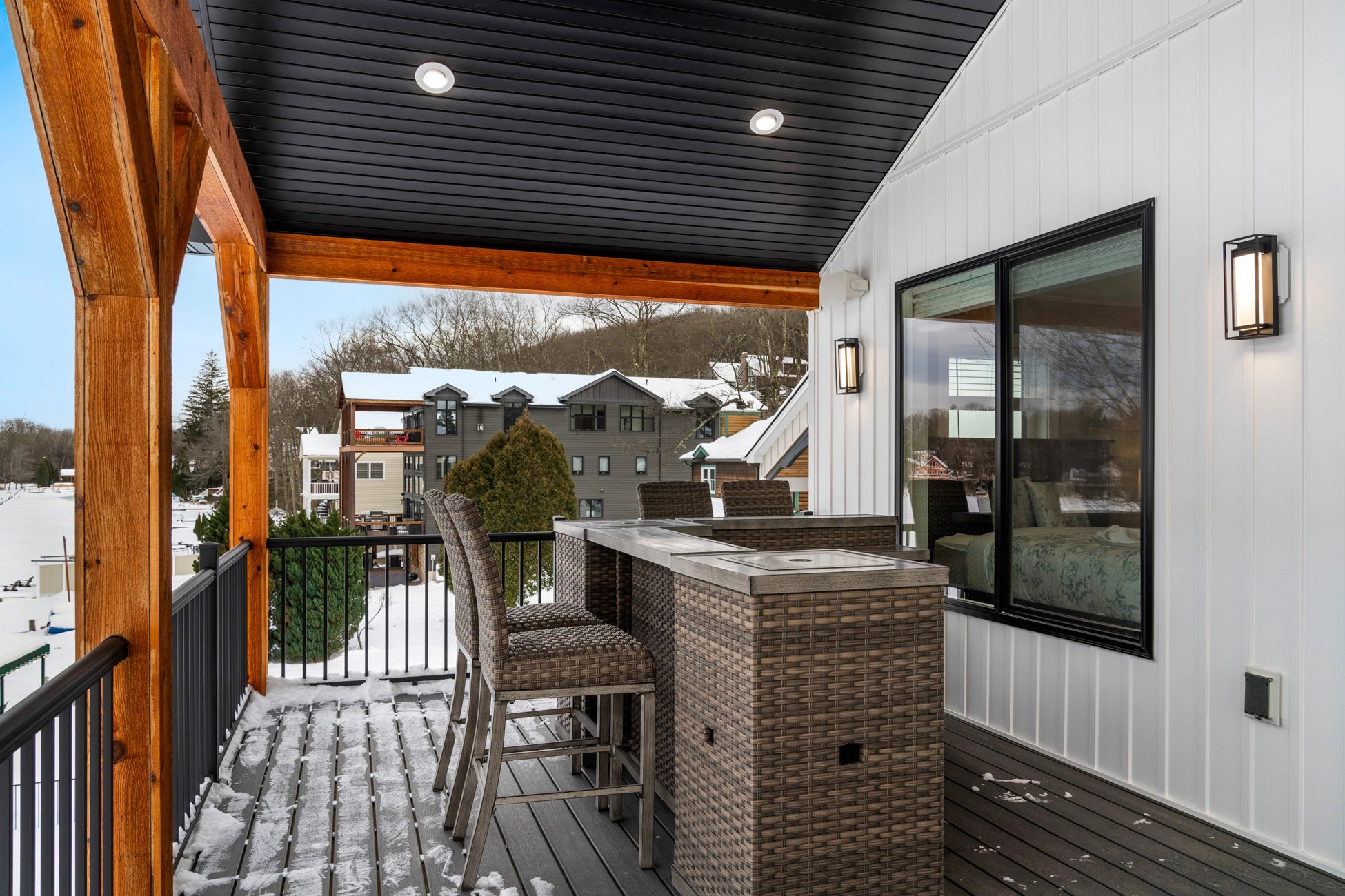 Airbnb Photography: Luxury Lakefront STR Home in Lake Harmony, PA