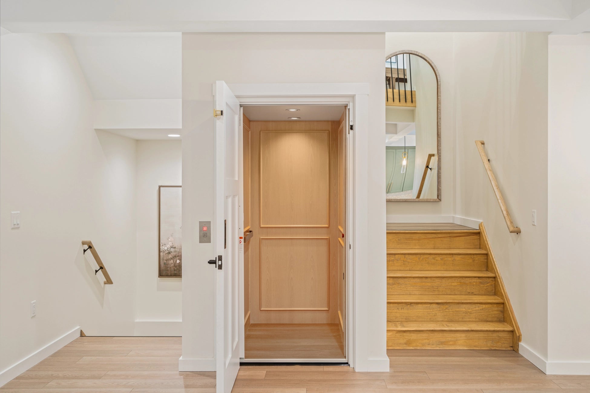 Airbnb Photography: Luxury Lakefront STR Home in Lake Harmony, PA