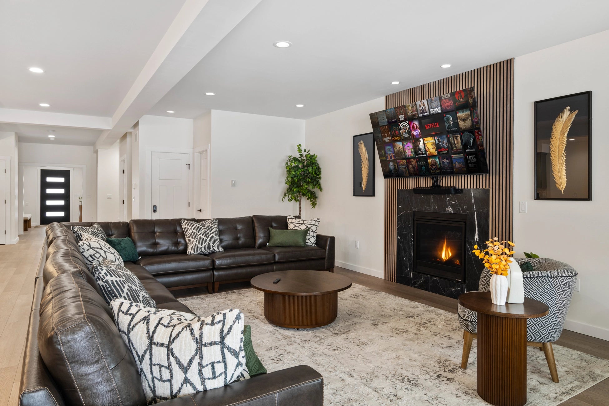 Airbnb Photography: Luxury Lakefront STR Home in Lake Harmony, PA