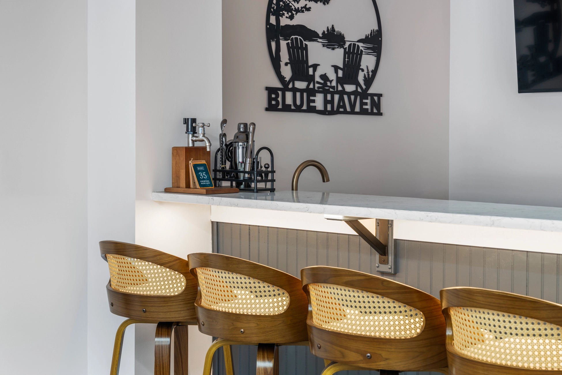 Airbnb Photography: Luxury Lakefront STR Home in Lake Harmony, PA